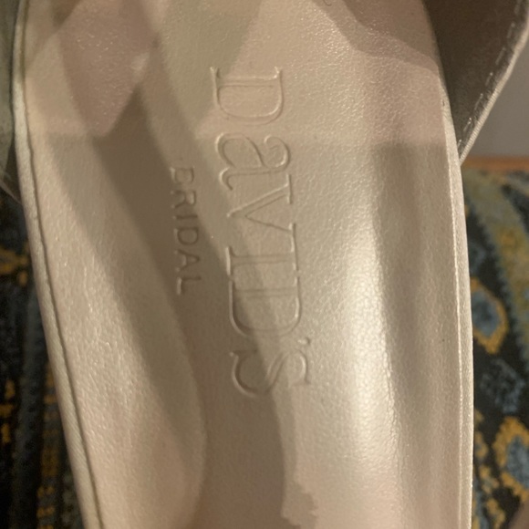 David's Bridal Cream Wedges with Silver Accents - Picture 4 of 7
